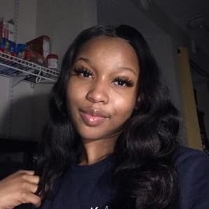 Meet your Posher, Daisha